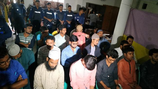 কুরআন ক্লাশ থেকে শিবিরের ২০ নেতাকর্মী আটক