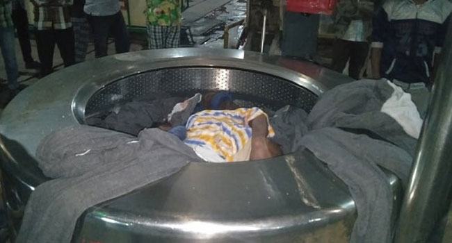 কারখানার ওয়াশিং মেশিনে পেঁচিয়ে শ্রমিক নিহত