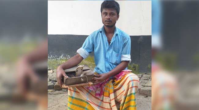 সর্পবিশারদ অলি মিয়ার দাবি : ডিসি সাহেব বললেন সাবাস