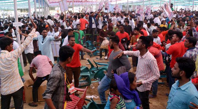 সিলেটে আ’লীগের সম্মেলনস্থলে খাবার নিয়ে দুগ্রুপে মারামারি