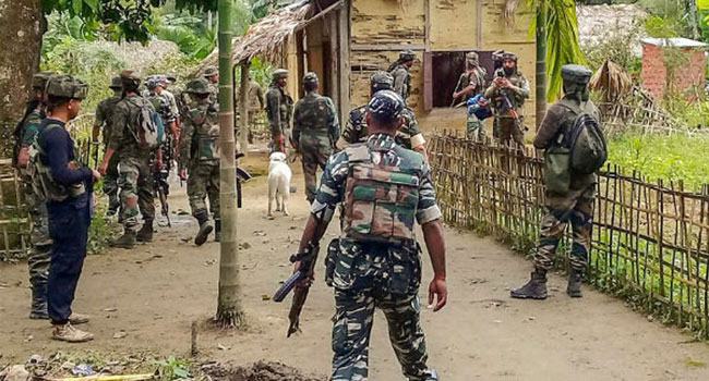 সীমান্তে অনুপ্রবেশ করে ২ বাংলাদেশিকে ধরে নিয়ে গেছে বিএসএফ