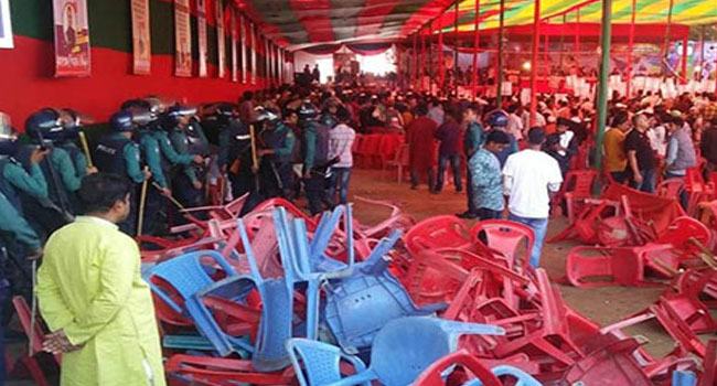 চট্টগ্রামে আ’লীগের সম্মেলনে চেয়ার ছোড়াছুড়ি