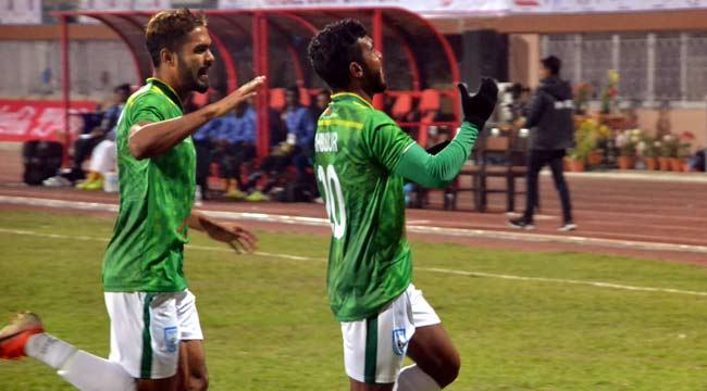 ফুটবলে পদক নিশ্চিত হলো বাংলাদেশের