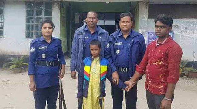ফেসবুকের কল্যাণে মা-বাবাকে ফিরে পেল আরমান