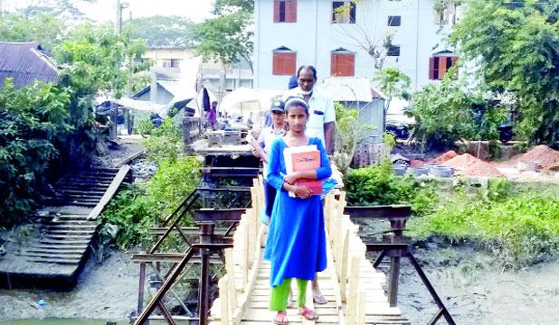 আমতলীর চারটি আয়রন ব্রিজ এখন মারণ ফাঁদ