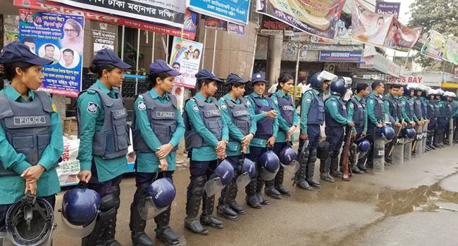খালেদা জিয়ার জামিন শুনানি : নয়াপল্টনে পুলিশি নিরাপত্তা