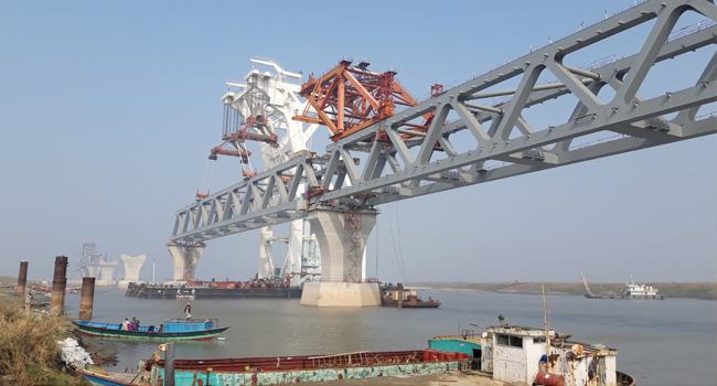 ১৯তম স্প্যানে দৃশ্যমান পদ্মা সেতুর ২৮৫০ মিটার