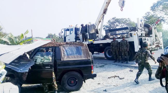 কুমিল্লায় সেনাবাহিনীর গাড়ির চাকা পাংচার হয়ে দুর্ঘটনা : নিহত ২