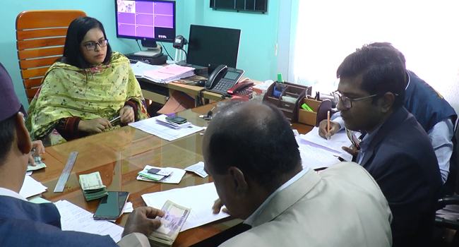 ঝালকাঠি পাসপোর্ট অফিসে দুদকের অভিযান, নগদ দুই লাখ ১২ হাজার টাকা উদ্ধার