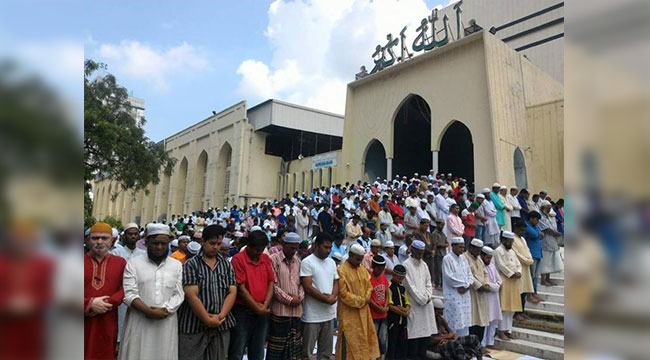 ভারপ্রাপ্ত খতিবে চলছে বায়তুল মোকাররম