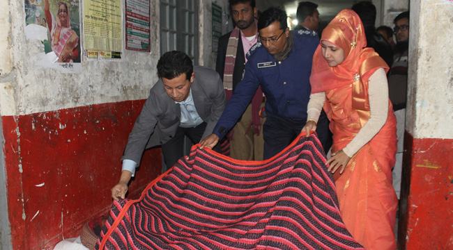 সরাইল ও আশুগঞ্জে শীতার্তদের পাশে দাঁড়ালেন শিউলী আজাদ এমপি