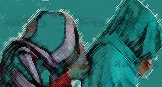 শিশু ধর্ষণ চেষ্টা : গ্রাম্য শালিসে আ’লীগ নেতাকে জুতার মালা