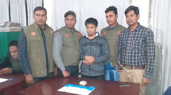 ঝালকাঠিতে ১ হাজার পিস ইয়াবাসহ কলেজছাত্র গ্রেফতার