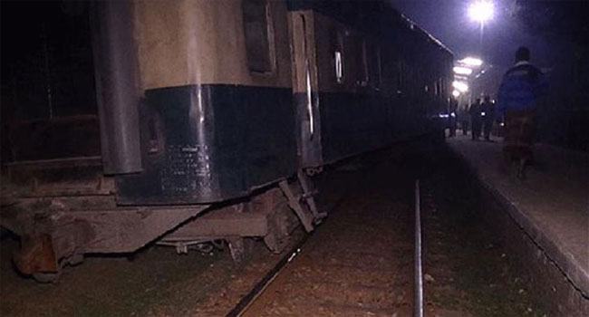 ৬ ঘণ্টা পর জামালপুরে ফের ট্রেন চলাচল শুরু
