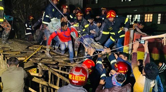 কুমিল্লায় নির্মাণাধীন ভবনের ছাদ ভেঙ্গে পড়ে এক শ্রমিক নিহত, আহত ১৫