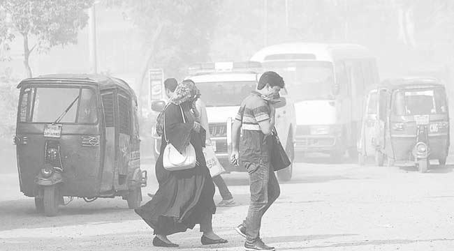 দূষণের মাঝে বসবাস