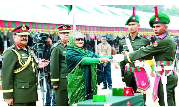 সেনাবাহিনীকে আধুনিক করছে সরকার : প্রধানমন্ত্রী