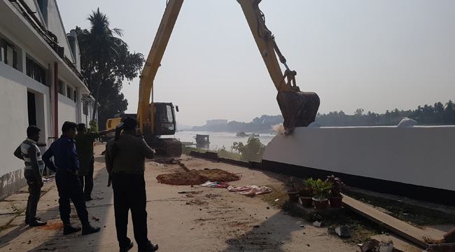 বন্দরে শীতলক্ষ্যা তীরের অবৈধ স্থাপনা উচ্ছেদ