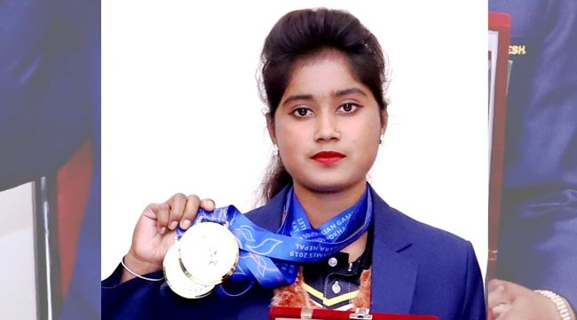 সফলতার সাথে জেএসসি পাস করলেন স্বর্ণকন্যা ইতি