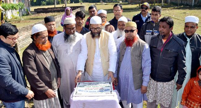 শাজাহানপুরে মসজিদের ভিত্তি প্রস্তর স্থাপনের উদ্বোধন করলেন এমপি বাবলু