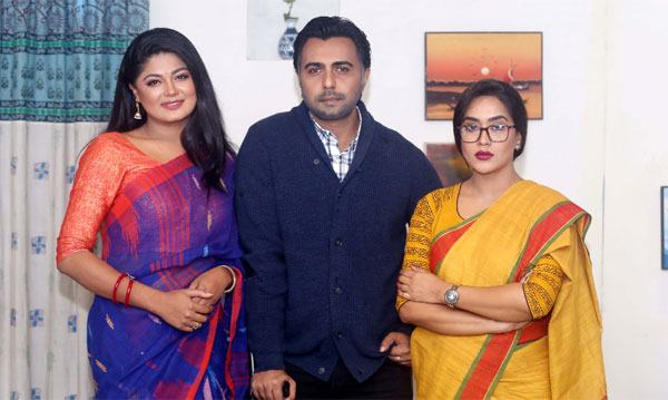 বছরের শুরুতেই অপূর্ব, মম ও  মৌসুমীর ‘বৃষ্টি ধারা’