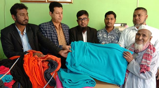 শীতার্তদের মাঝে আশুগঞ্জ প্রেসক্লাবের কম্বল বিতরণ