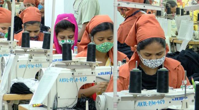 বাংলাদেশের পোশাক খাত কেন বাণিজ্য যুদ্ধের সুফল নিতে পারলো না?