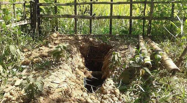 দিনাজপুরে কবর থেকে ২৮টি কঙ্কাল উধাও
