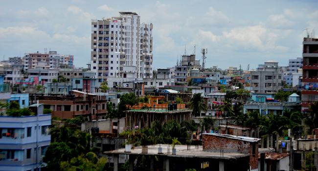 অপরিকল্পিত ভবনের মারাত্মক ঝুঁকিতে কুমিল্লা নগরী