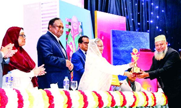 টেক্সটাইল পণ্যে বৈচিত্র্য আনার আহ্বান প্রধানমন্ত্রীর