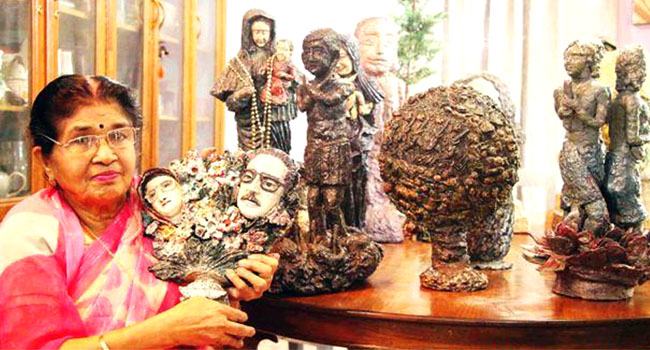 শিল্পকর্ম বানিয়ে চমকে দিয়েছেন এমিলিয়া