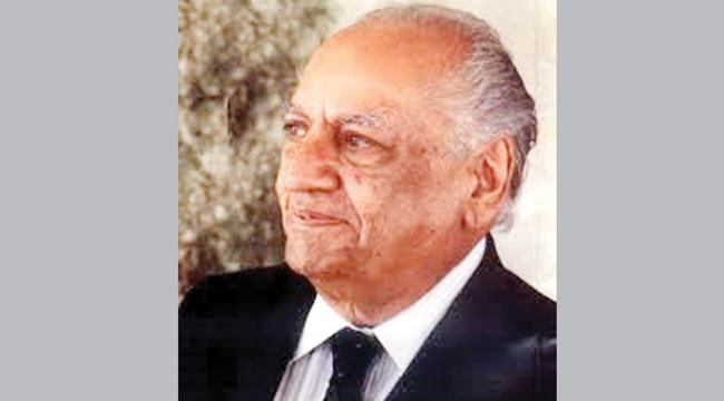 ফয়েজ আহমদ ফয়েজ ও কবির লড়াই