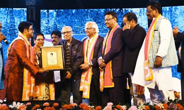বিপ্লব সাহা শ্রদ্ধা জানাবেন বঙ্গবন্ধুকে