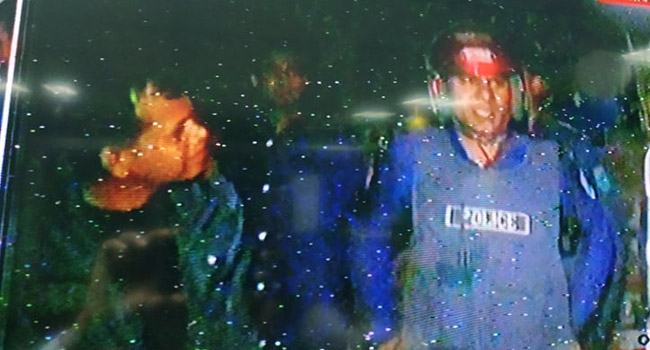 আশুলিয়ায় একটি বাড়ী ঘিরে রেখেছে আইনশৃঙ্খলা বাহিনী