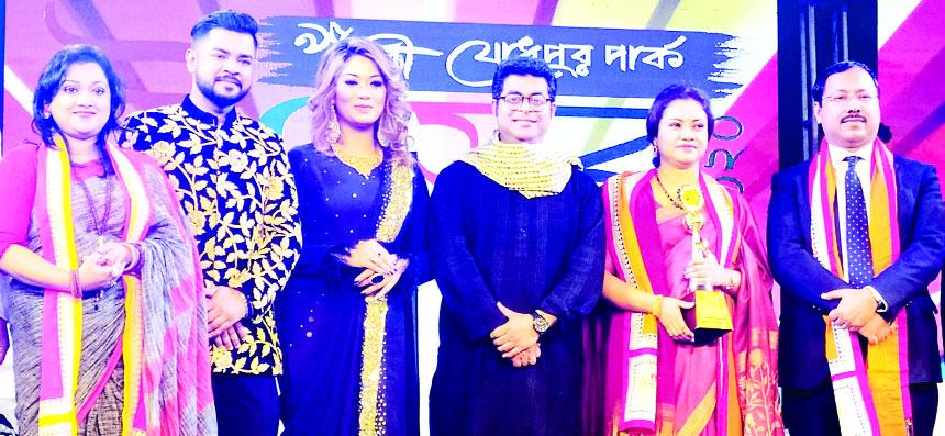 কলকাতার দর্শকদের মুগ্ধ করলেন তারা