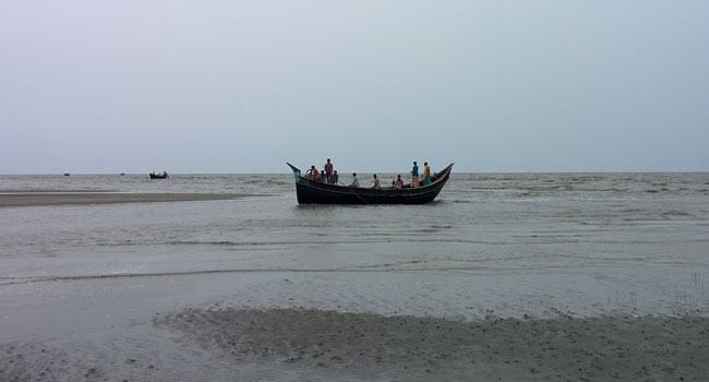 জলসীমা অতিক্রম : নিখোঁজ বাংলাদেশী ৬ জেলে