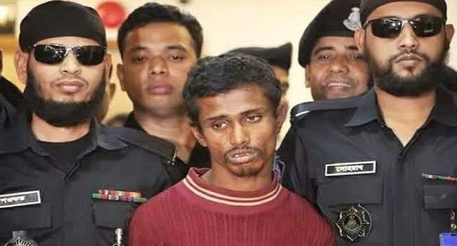 হাসপাতালে চিকিৎসা নিয়ে ফেরার সময় ঢাবি ছাত্রীর পিছু নেয় মজনু