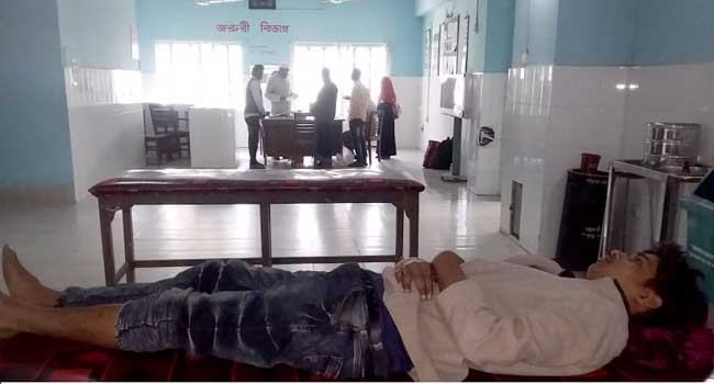 আয়না পড়ায় চোর শনাক্ত! এসএসসি পরীক্ষার্থীকে মারধর