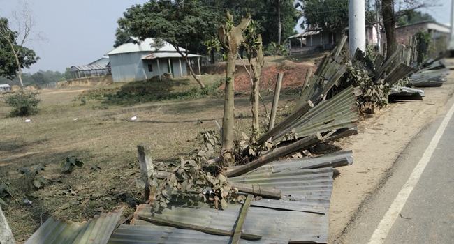 ভালুকা প্রজেক্টের সীমানা প্রাচীর ভেঙে গরু নিয়ে গেছে দুর্বৃত্তরা