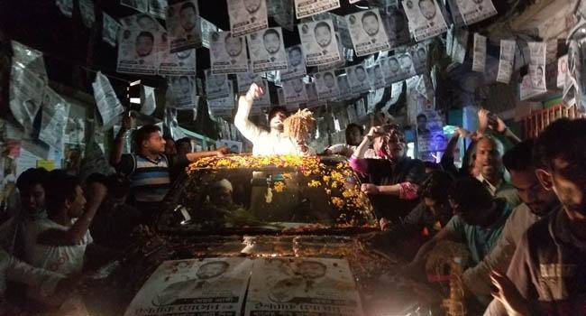 স্লোগান দিয়ে ভোট চাইলেন ইশরাক