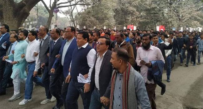 খালেদা জিয়ার মুক্তির স্লোগানে উত্তাল ঢাবি