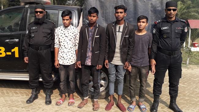 নেশা দ্রব্য খাইয়ে স্কুল ছাত্রীকে গণধর্ষণ
