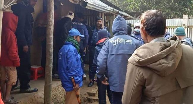 পরকীয়ার জেরে স্ত্রীকে কুপিয়ে হত্যা