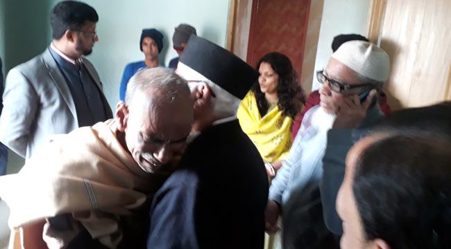 মৌলভীবাজারে অগ্নিকাণ্ডে ক্ষতিগ্রস্ত হিন্দু পরিবারকে জামায়াতের আর্থিক সহায়তা