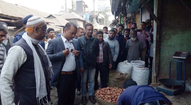 পাটগ্রামে দীর্ঘদিন পর ফুটপাত দখলমুক্ত