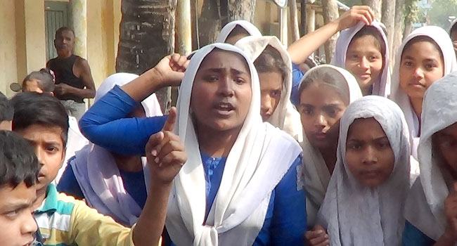 শিক্ষককে পেটালো ম্যানেজিং কমিটি