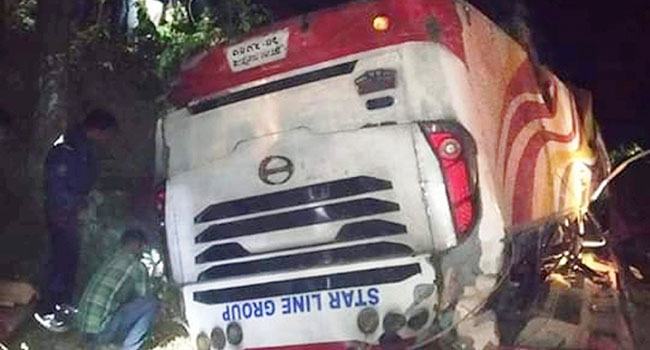কক্সবাজারে বাস উল্টে নিহত ৪