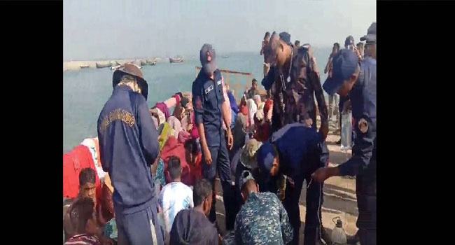 বঙ্গোপসাগরে ট্রলারডুবি, ১৫ রোহিঙ্গার লাশ উদ্ধার