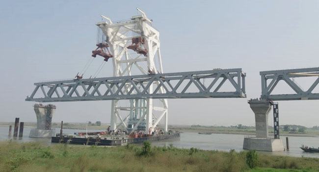 পদ্মা সেতুতে বসলো ২৪তম স্প্যান
