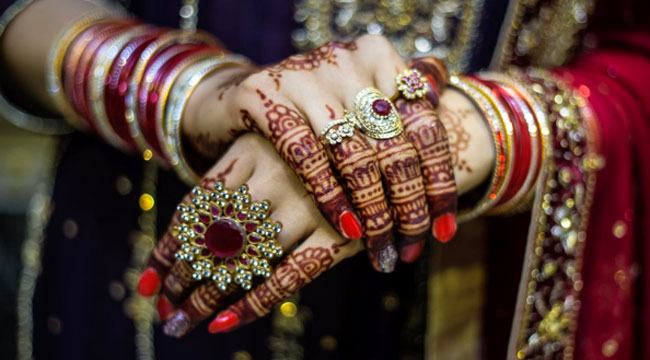বিয়ের ৩ দিনের মাথায় হাসপাতালে যেতে হলো কলেজছাত্রীকে